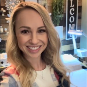 Meet your Posher, Cassandra